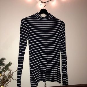 Navy white stripped longsleeve turtleneck